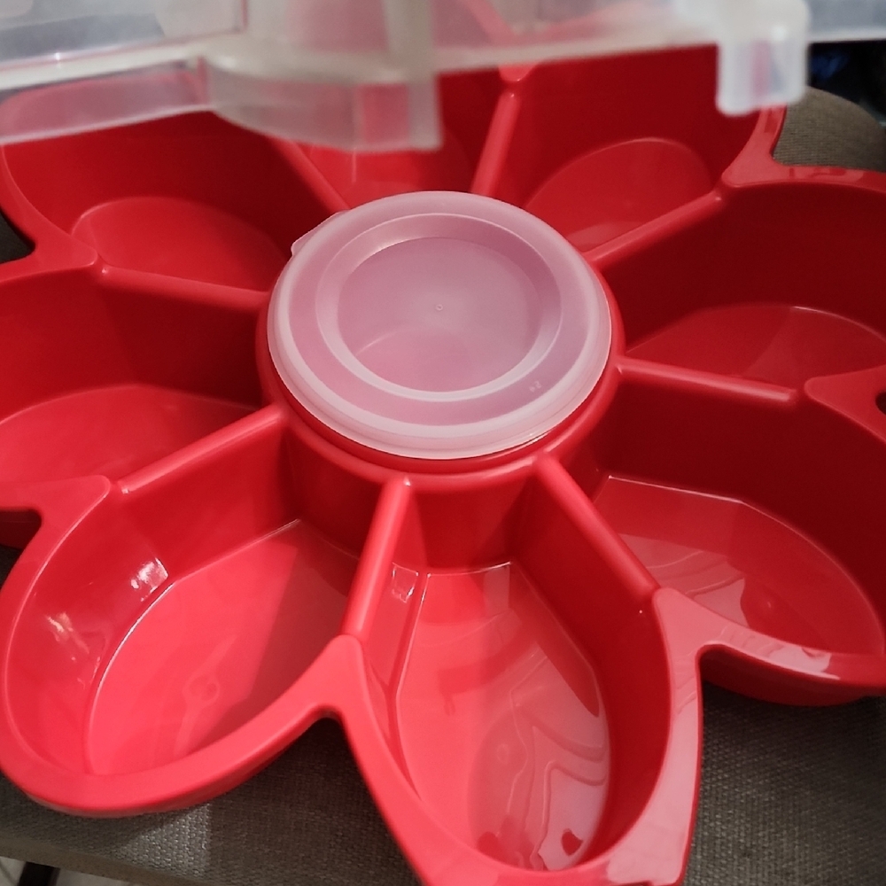 Pink Flower-Shaped Food Storage Container - Picture 4 of 4